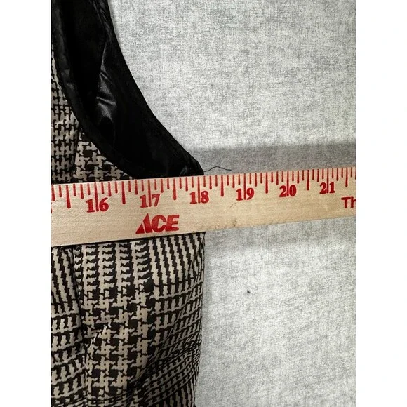 Banana Republic Down Quilted Puffer Vest Size Small Black & White Plaid - Picture 5 of 8